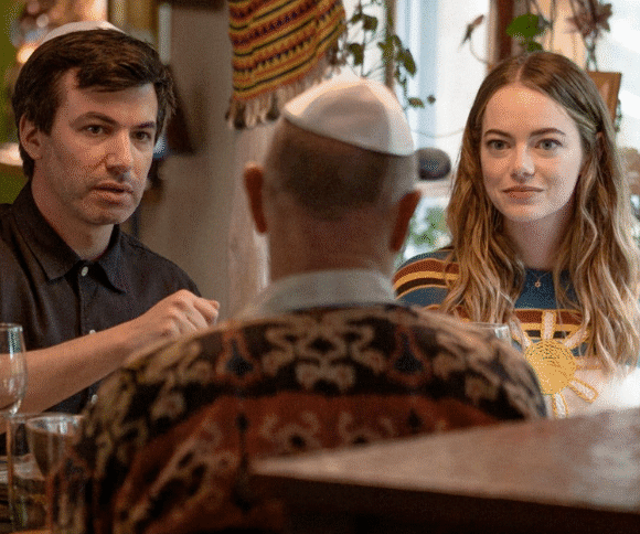 the curse_capa “The Curse” é uma sátira bem apropriada para os tempos atuais