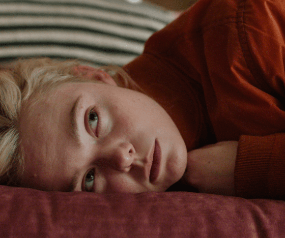 “Margô Está em Apuros” encontra leveza em temas difíceis